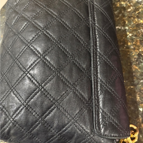 Marc Jacobs Black Quilted Shoulder Bag with Gold Chain - Picture 15 of 16